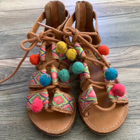 Size 12 gap sandals - Picture 3 of 4